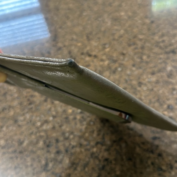 BCBGeneration clutches. - Picture 13 of 16